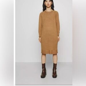 Vero Moda Meghan LS O-neck Dress in Tan
